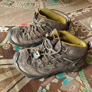 Keen kids hiking boots
